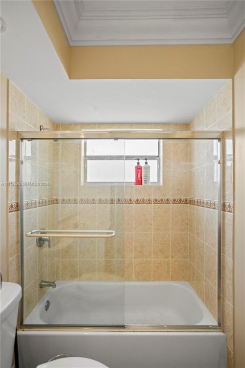 На продажу: $109,900 (2 спален, 2 ванн, 870 Квадратных фут)