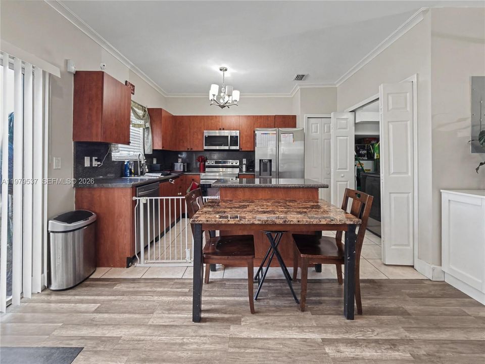Active With Contract: $300,000 (3 beds, 2 baths, 1518 Square Feet)