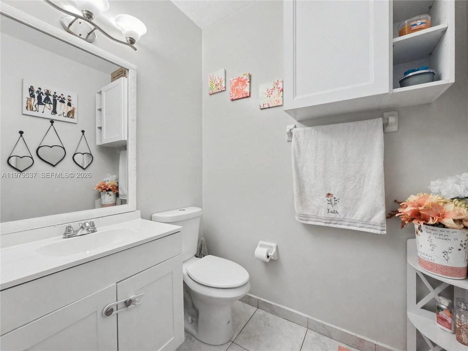 Active With Contract: $300,000 (3 beds, 2 baths, 1518 Square Feet)
