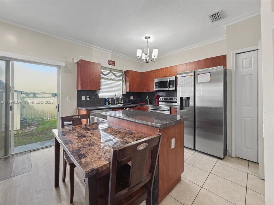 Active With Contract: $300,000 (3 beds, 2 baths, 1518 Square Feet)