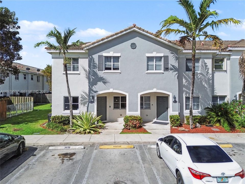 Active With Contract: $300,000 (3 beds, 2 baths, 1518 Square Feet)