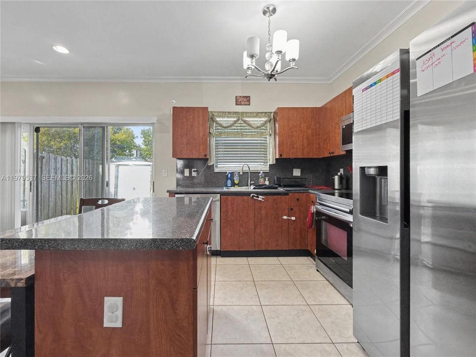 Active With Contract: $300,000 (3 beds, 2 baths, 1518 Square Feet)