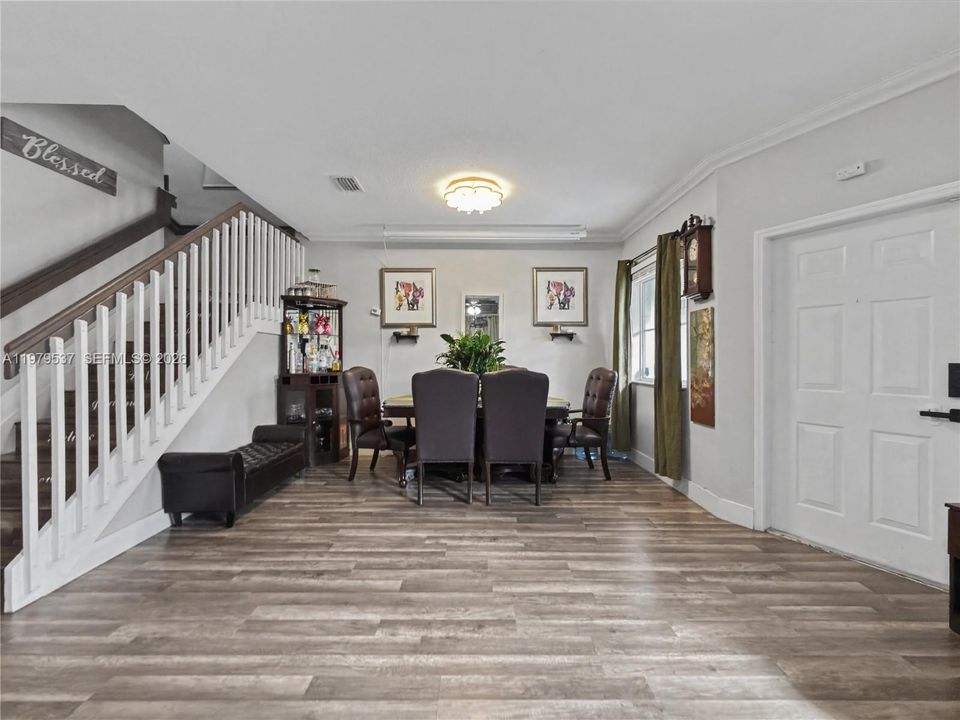 Active With Contract: $300,000 (3 beds, 2 baths, 1518 Square Feet)