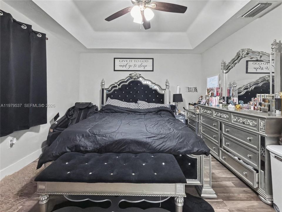 Active With Contract: $300,000 (3 beds, 2 baths, 1518 Square Feet)
