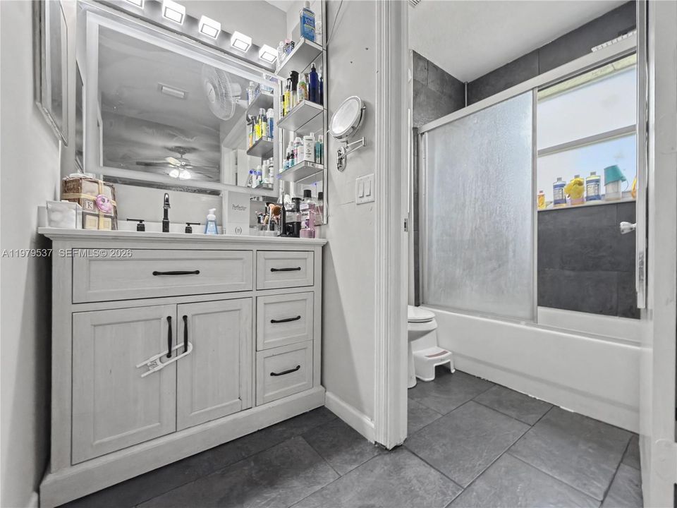 Active With Contract: $300,000 (3 beds, 2 baths, 1518 Square Feet)
