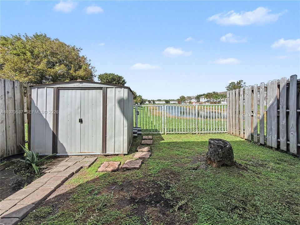 Active With Contract: $300,000 (3 beds, 2 baths, 1518 Square Feet)