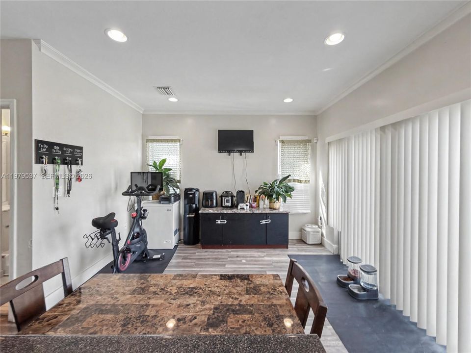 Active With Contract: $300,000 (3 beds, 2 baths, 1518 Square Feet)