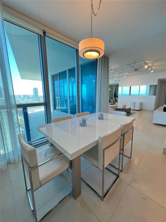 For Sale: $2,090,000 (2 beds, 3 baths, 2308 Square Feet)