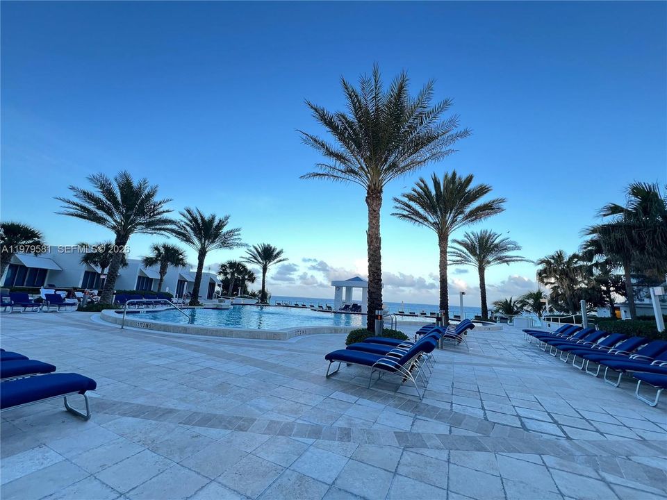For Sale: $2,090,000 (2 beds, 3 baths, 2308 Square Feet)