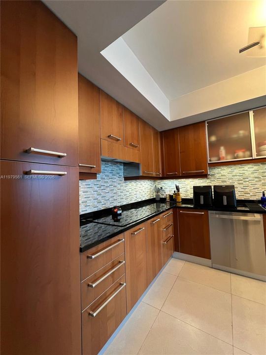 For Sale: $2,090,000 (2 beds, 3 baths, 2308 Square Feet)
