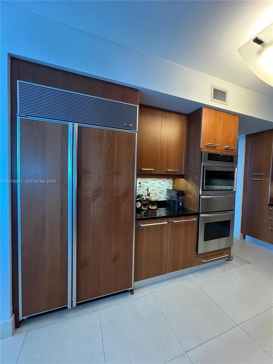 For Sale: $2,090,000 (2 beds, 3 baths, 2308 Square Feet)