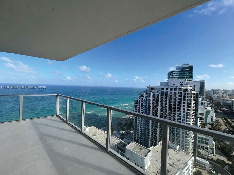 For Sale: $2,090,000 (2 beds, 3 baths, 2308 Square Feet)