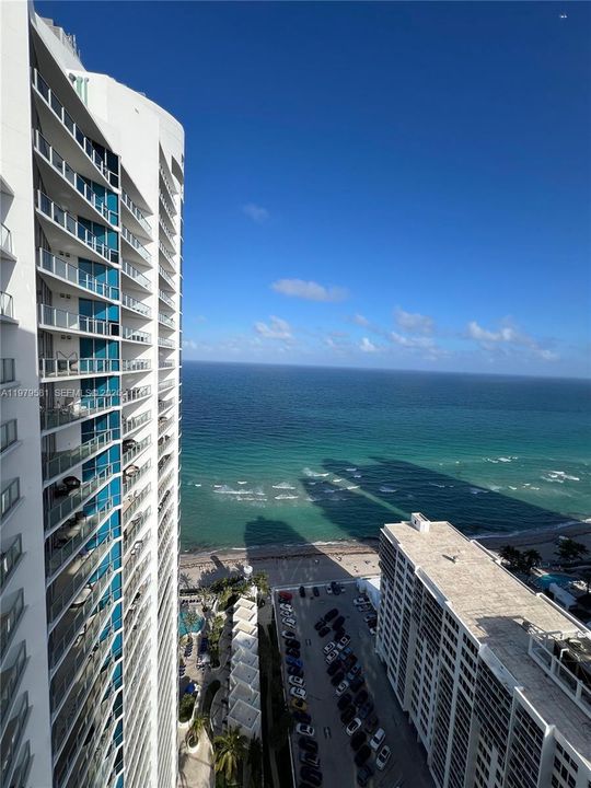 For Sale: $2,090,000 (2 beds, 3 baths, 2308 Square Feet)