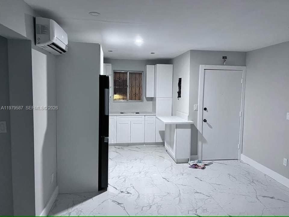 Под контрактом: $245,000 (2 спален, 1 ванн, 648 Квадратных фут)