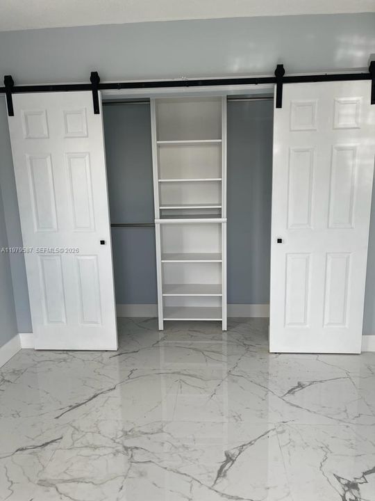 Под контрактом: $245,000 (2 спален, 1 ванн, 648 Квадратных фут)