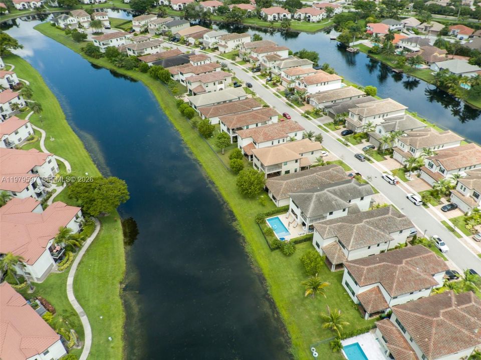 For Rent: $6,895 (4 beds, 3 baths, 2541 Square Feet)