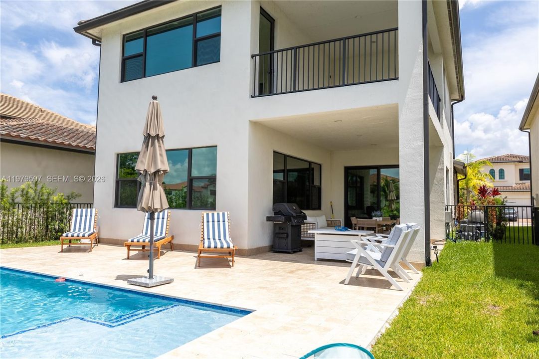For Rent: $6,895 (4 beds, 3 baths, 2541 Square Feet)