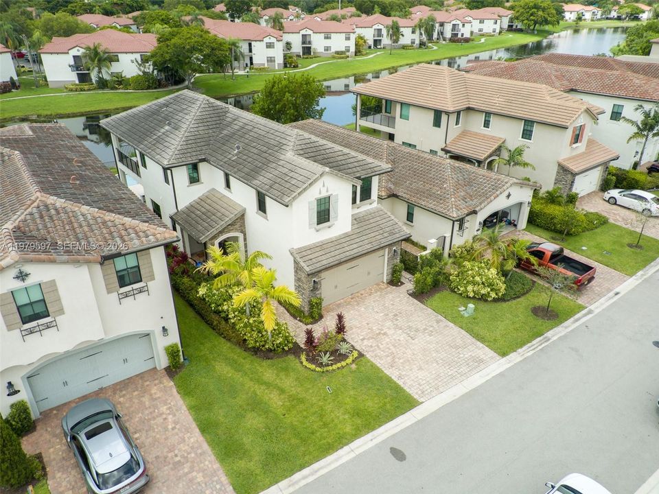 For Rent: $6,895 (4 beds, 3 baths, 2541 Square Feet)