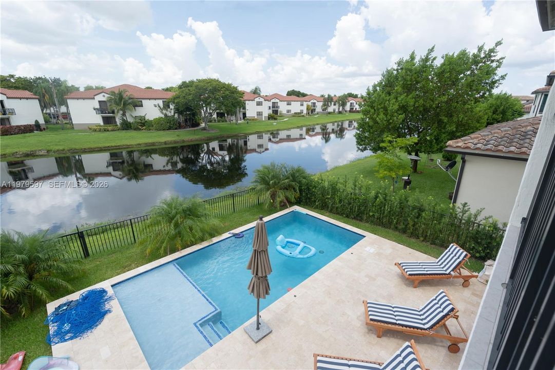 For Rent: $6,895 (4 beds, 3 baths, 2541 Square Feet)