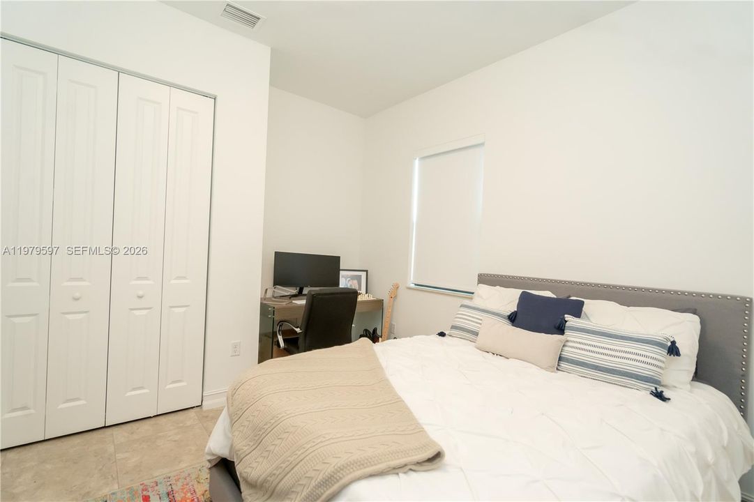 For Rent: $6,895 (4 beds, 3 baths, 2541 Square Feet)