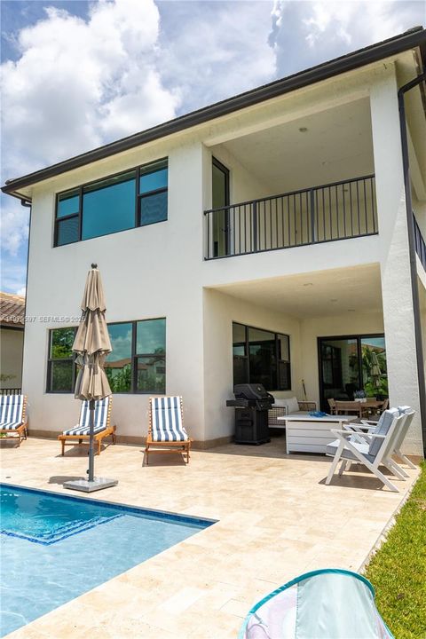 For Rent: $6,895 (4 beds, 3 baths, 2541 Square Feet)