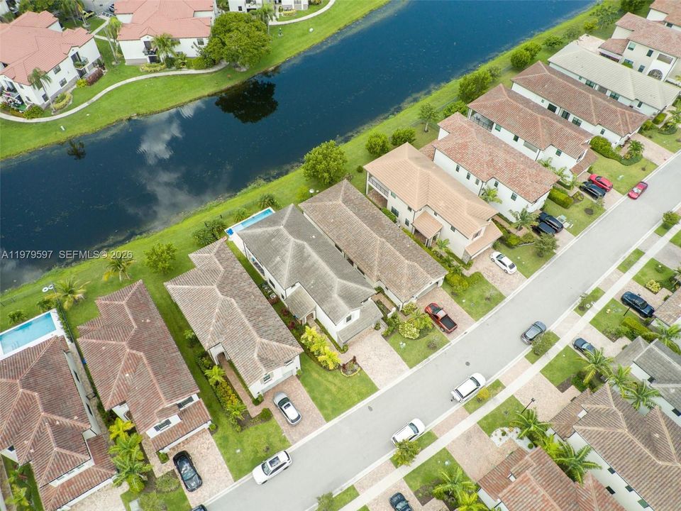 For Rent: $6,895 (4 beds, 3 baths, 2541 Square Feet)