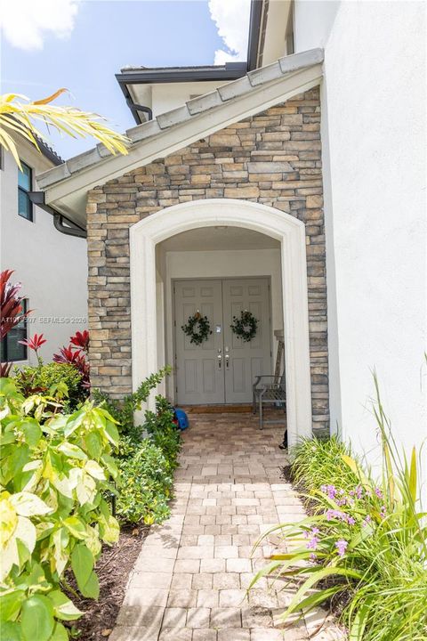 For Rent: $6,895 (4 beds, 3 baths, 2541 Square Feet)