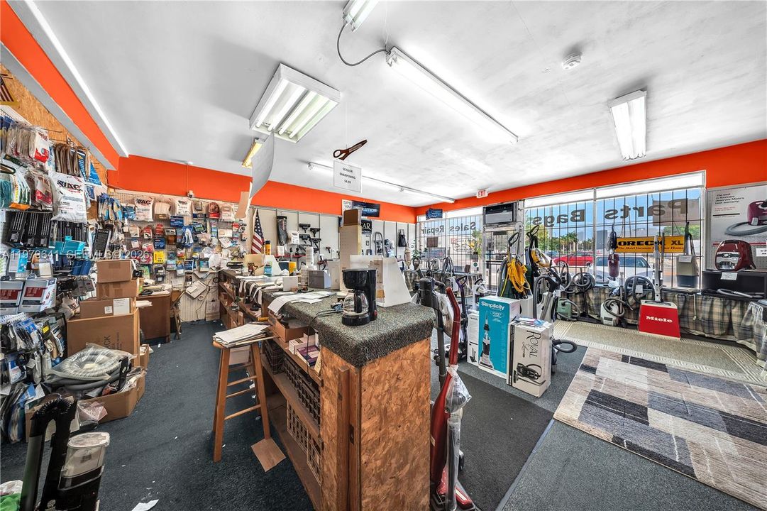 18480 W DIXIE HWY