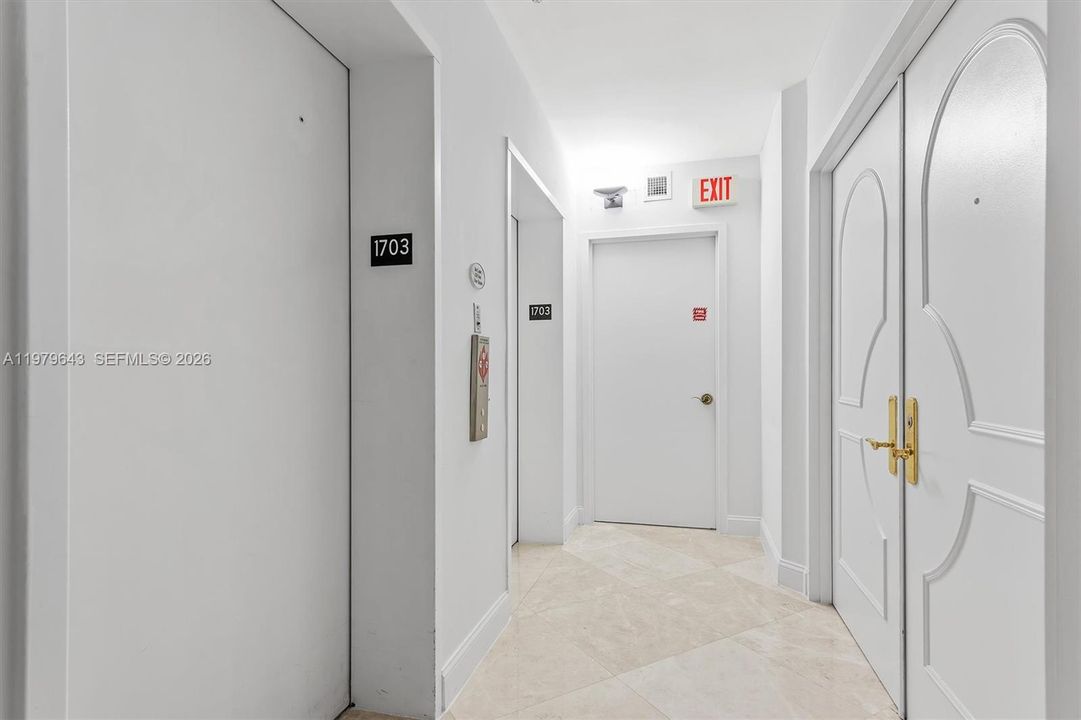 Private entrance to the unit