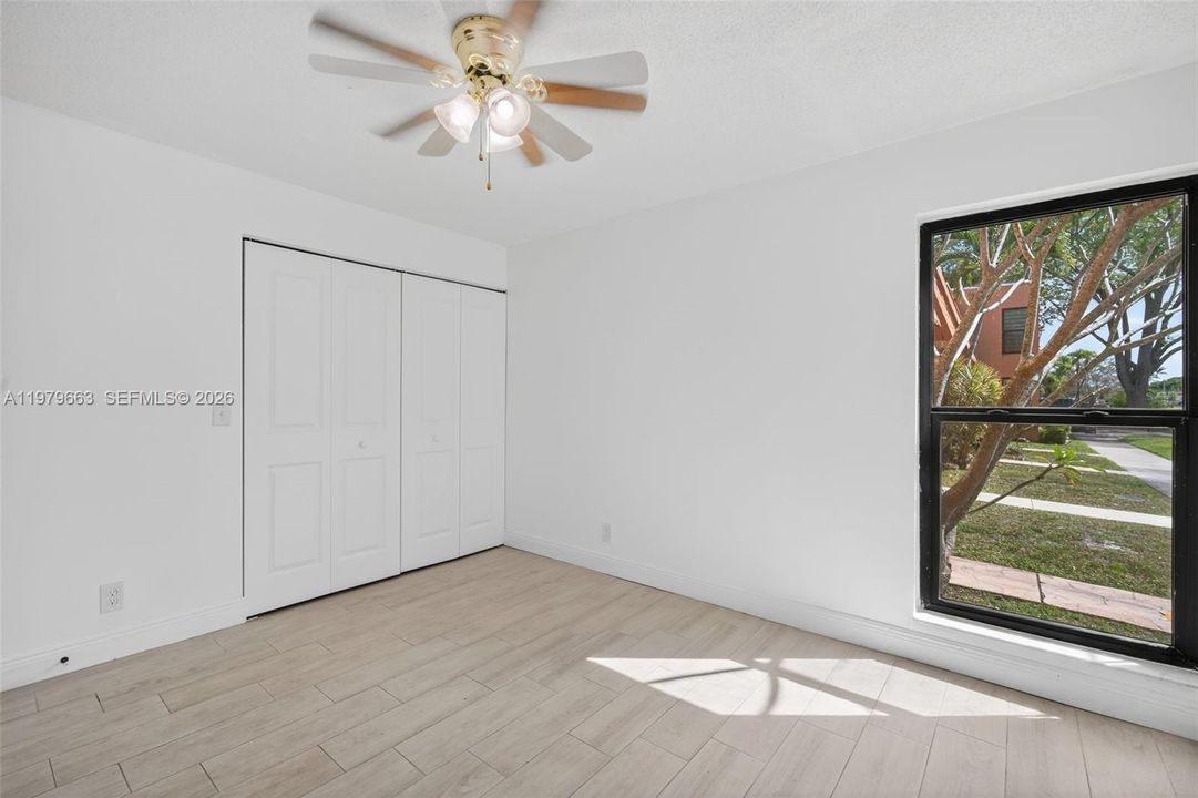 На продажу: $399,000 (4 спален, 3 ванн, 1616 Квадратных фут)
