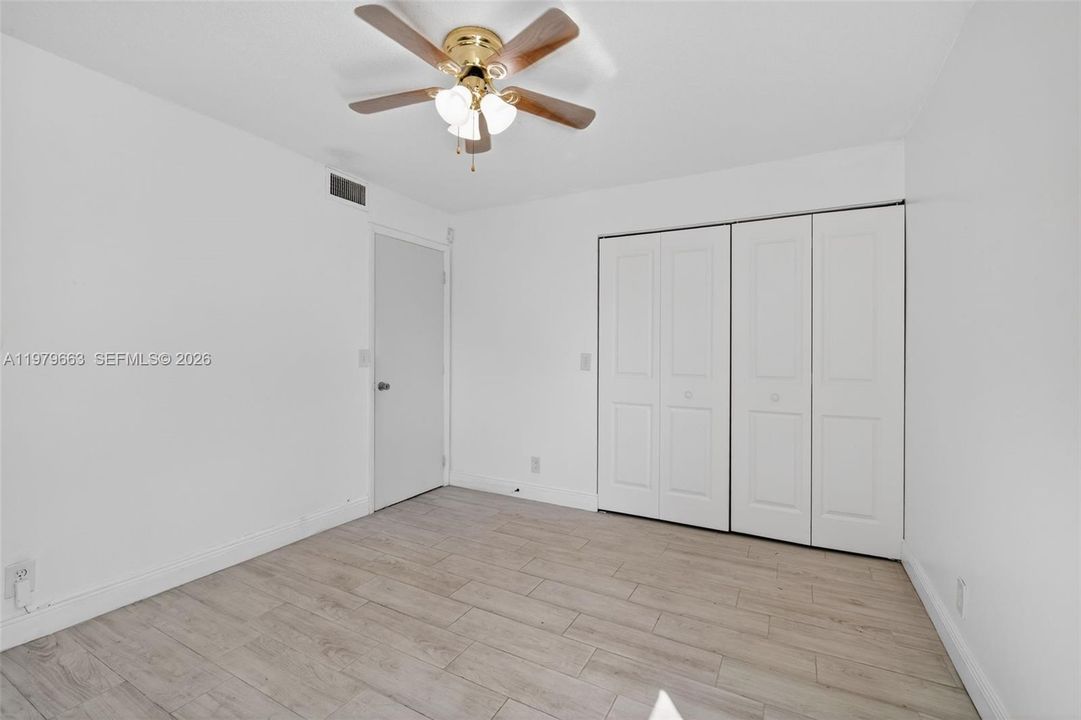 На продажу: $399,000 (4 спален, 3 ванн, 1616 Квадратных фут)