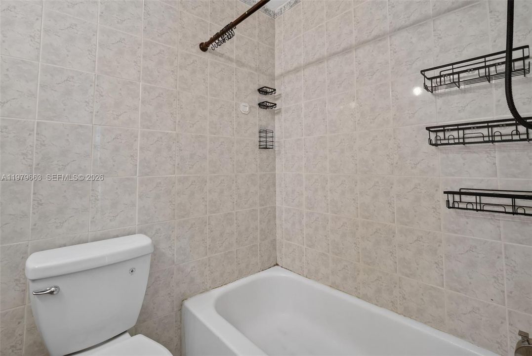 На продажу: $399,000 (4 спален, 3 ванн, 1616 Квадратных фут)