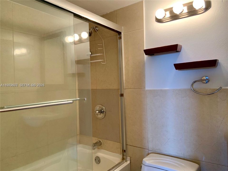 For Sale: $128,000 (1 beds, 1 baths, 790 Square Feet)