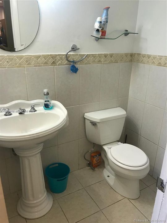 For Sale: $128,000 (1 beds, 1 baths, 790 Square Feet)