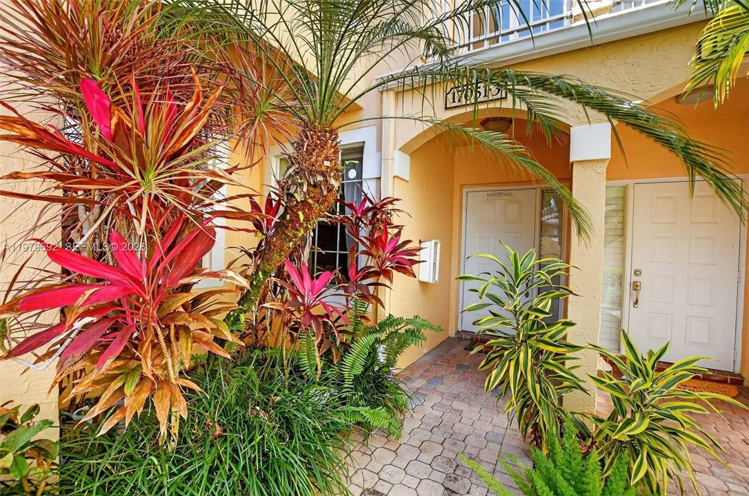 Active With Contract: $399,000 (3 beds, 2 baths, 1448 Square Feet)