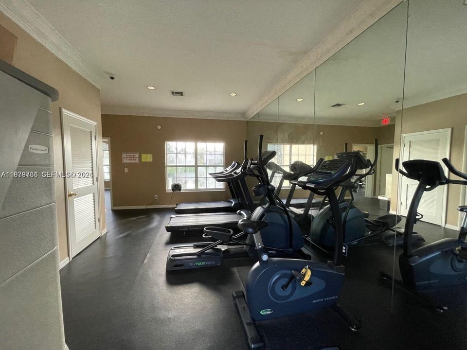 Active With Contract: $3,000 (2 beds, 2 baths, 1189 Square Feet)