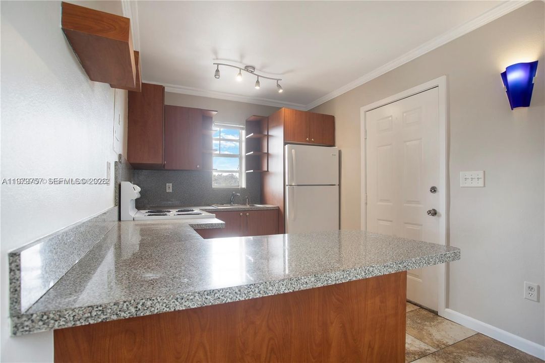 For Sale: $219,000 (2 beds, 1 baths, 510 Square Feet)