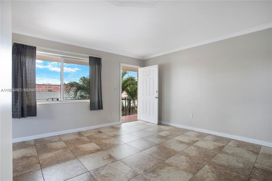 For Sale: $219,000 (2 beds, 1 baths, 510 Square Feet)