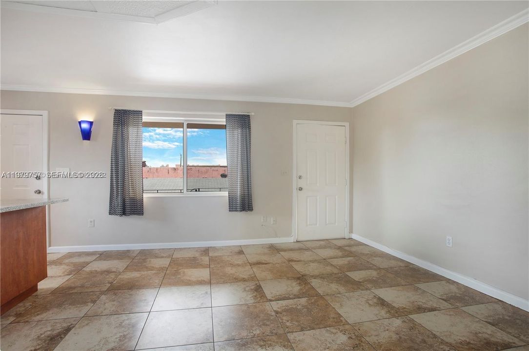 For Sale: $219,000 (2 beds, 1 baths, 510 Square Feet)