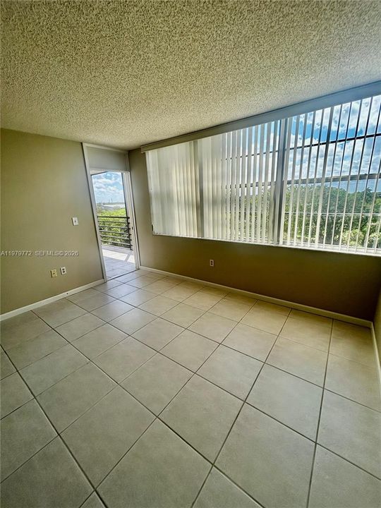 Activo con contrato: $1,600 (1 camas, 1 baños, 780 Pies cuadrados)