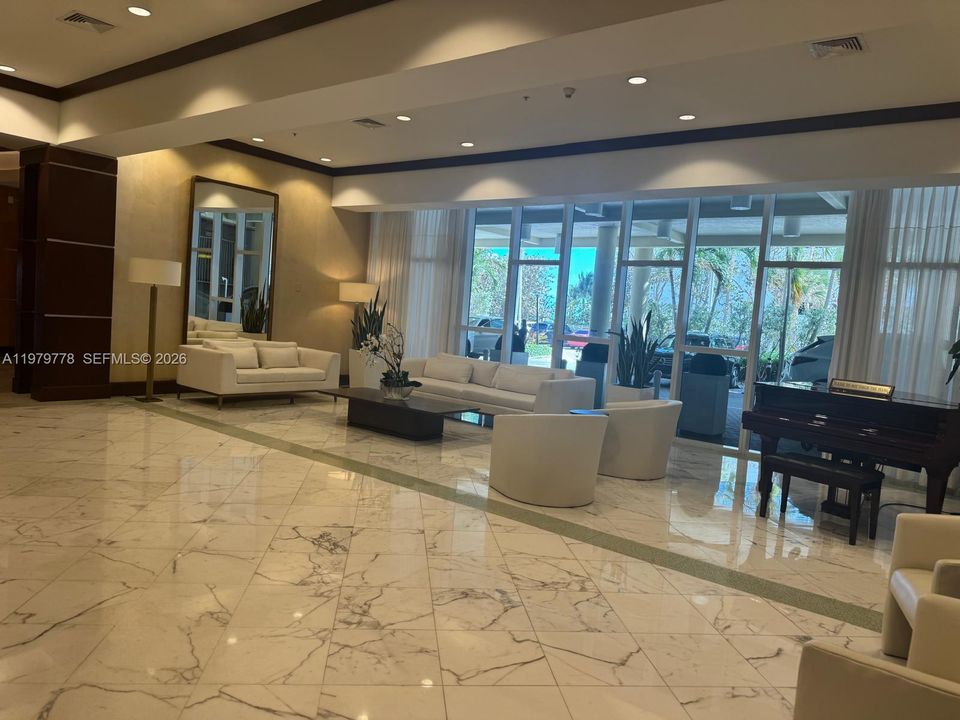 For Sale: $799,000 (1 beds, 1 baths, 1000 Square Feet)