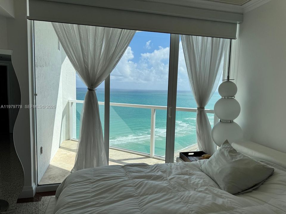 For Sale: $799,000 (1 beds, 1 baths, 1000 Square Feet)