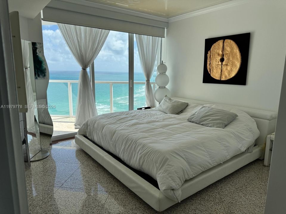 For Sale: $799,000 (1 beds, 1 baths, 1000 Square Feet)