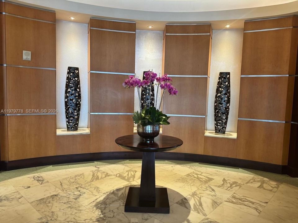 For Sale: $799,000 (1 beds, 1 baths, 1000 Square Feet)