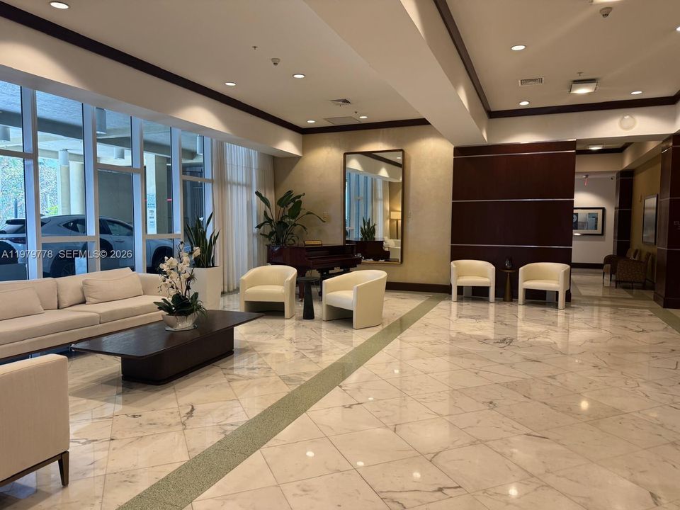For Sale: $799,000 (1 beds, 1 baths, 1000 Square Feet)