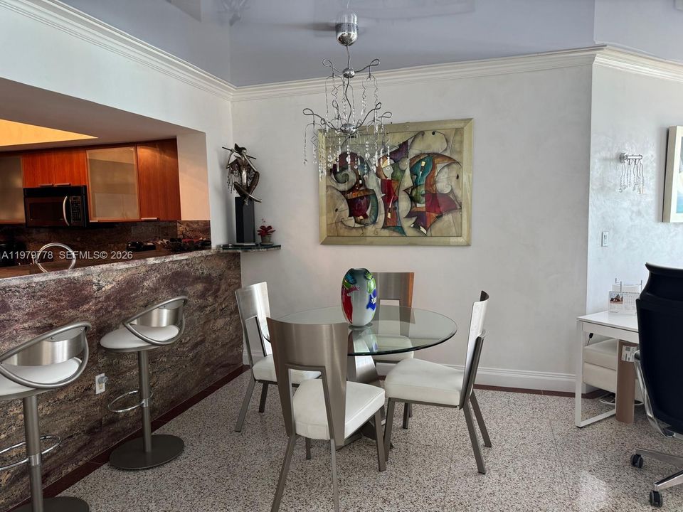 For Sale: $799,000 (1 beds, 1 baths, 1000 Square Feet)