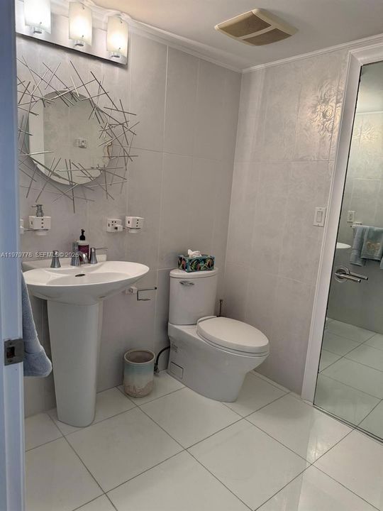 For Sale: $799,000 (1 beds, 1 baths, 1000 Square Feet)