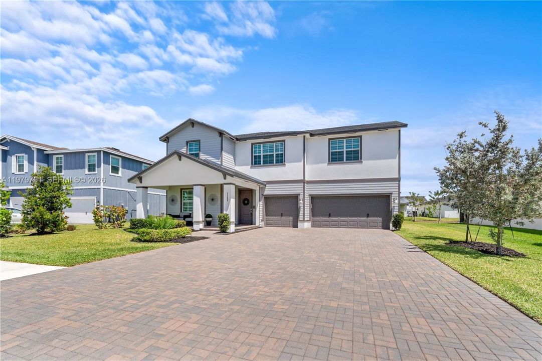 Недавно продано: $699,990 (5 спален, 3 ванн, 3332 Квадратных фут)