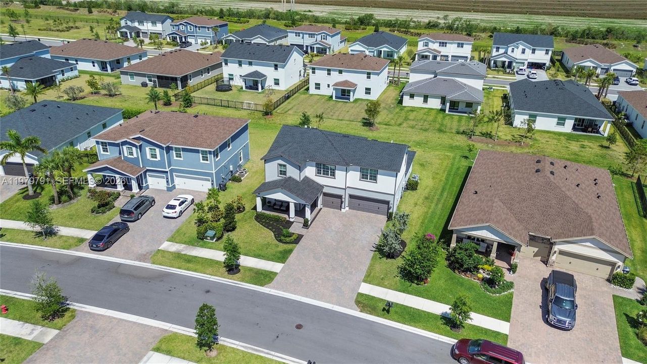 Недавно продано: $699,990 (5 спален, 3 ванн, 3332 Квадратных фут)