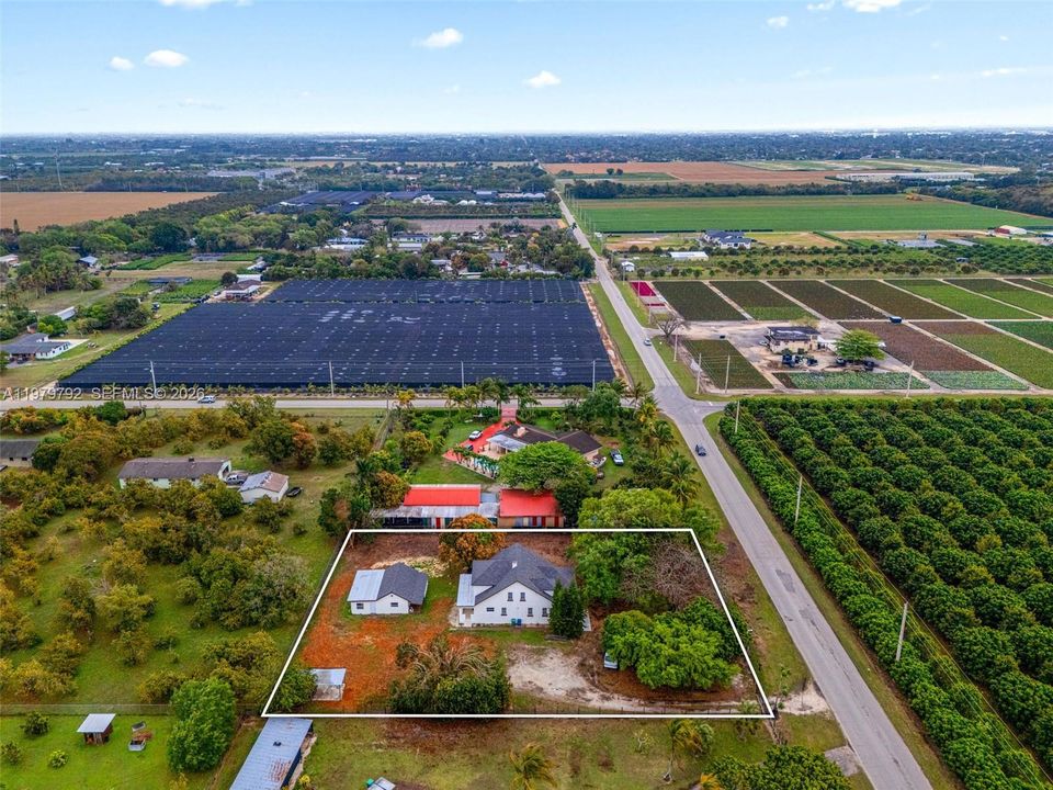 На продажу: $1,099,900 (6 спален, 3 ванн, 4771 Квадратных фут)